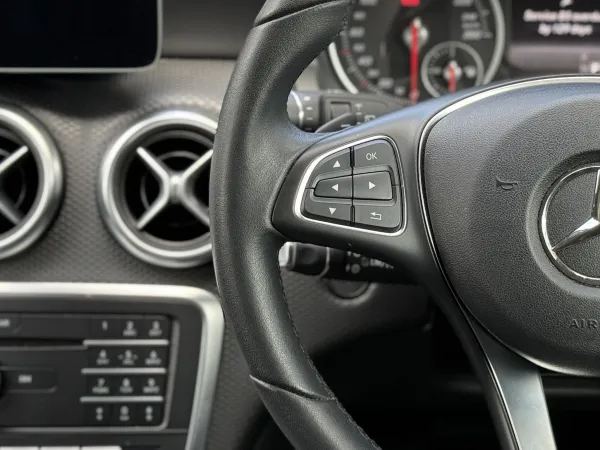 2016 Mercedes-Benz A180 — photo