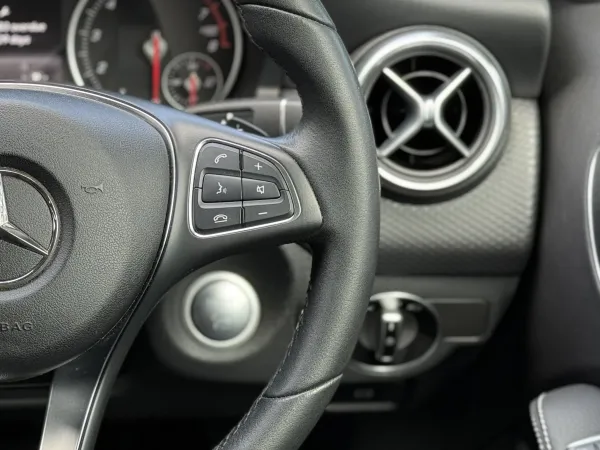 2016 Mercedes-Benz A180 — photo