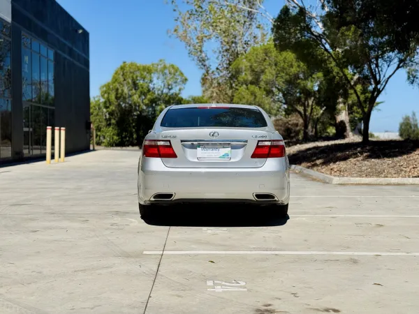 2008 Lexus LS460 — photo
