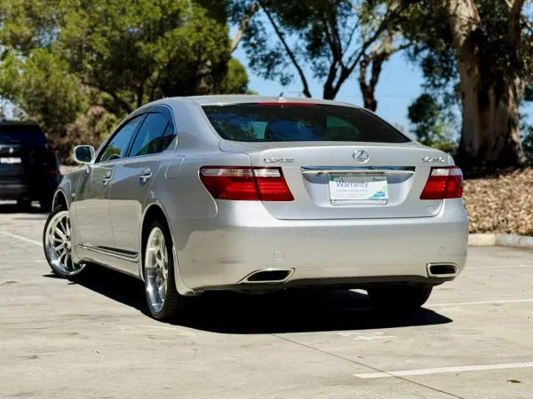 2008 Lexus LS460 — photo