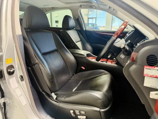 2008 Lexus LS460 — photo