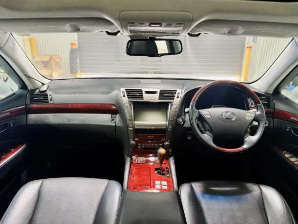 2008 Lexus LS460 — photo