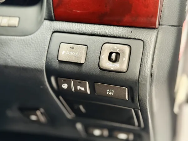 2008 Lexus LS460 — photo