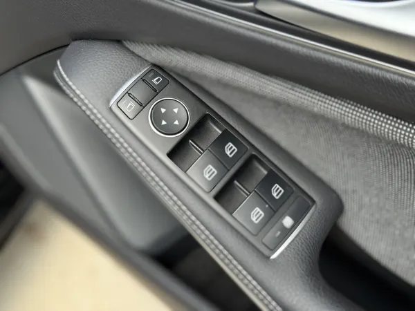 2016 Mercedes-Benz A180 — photo
