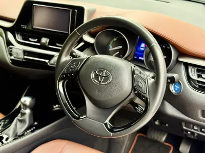 2019 Toyota C-HR — photo