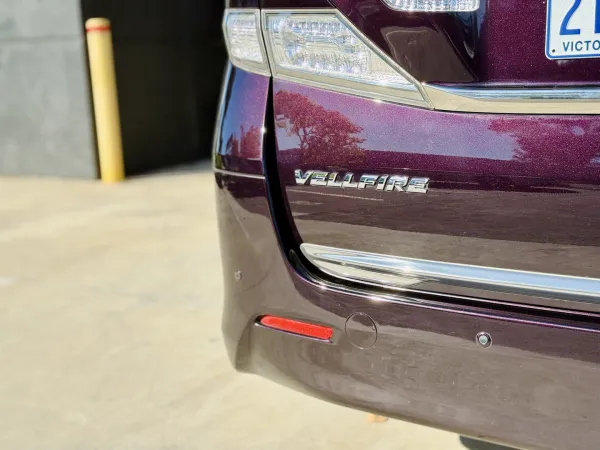 2010 Toyota Vellfire — photo