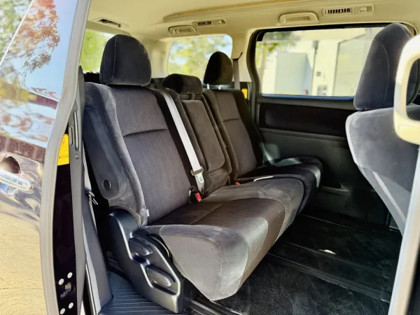 2010 Toyota Vellfire — photo