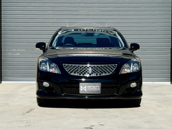 2009 Toyota Crown — photo