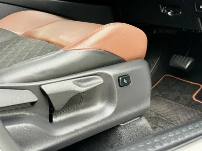 2019 Toyota C-HR — photo