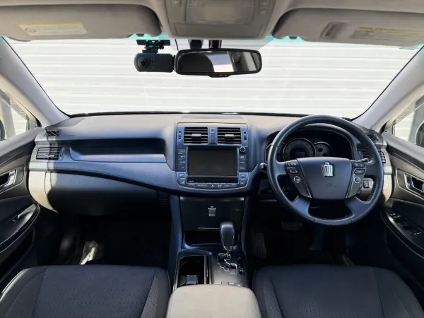 2009 Toyota Crown — photo