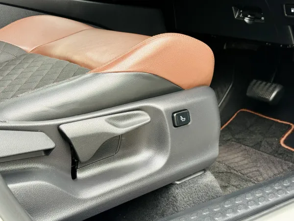 2019 Toyota C-HR — photo