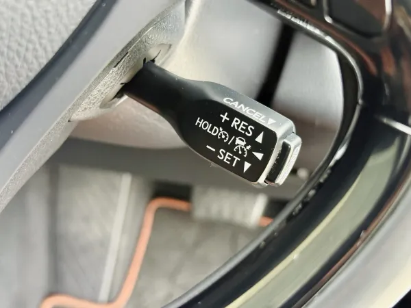 2019 Toyota C-HR — photo