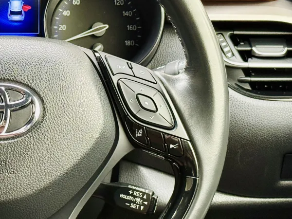 2019 Toyota C-HR — photo