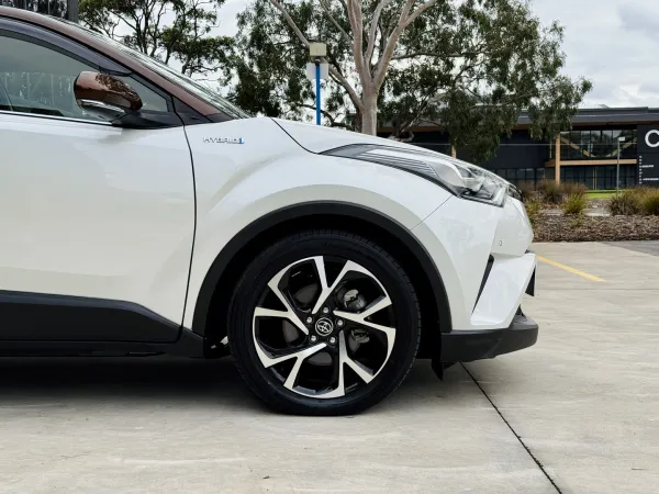 2019 Toyota C-HR — photo