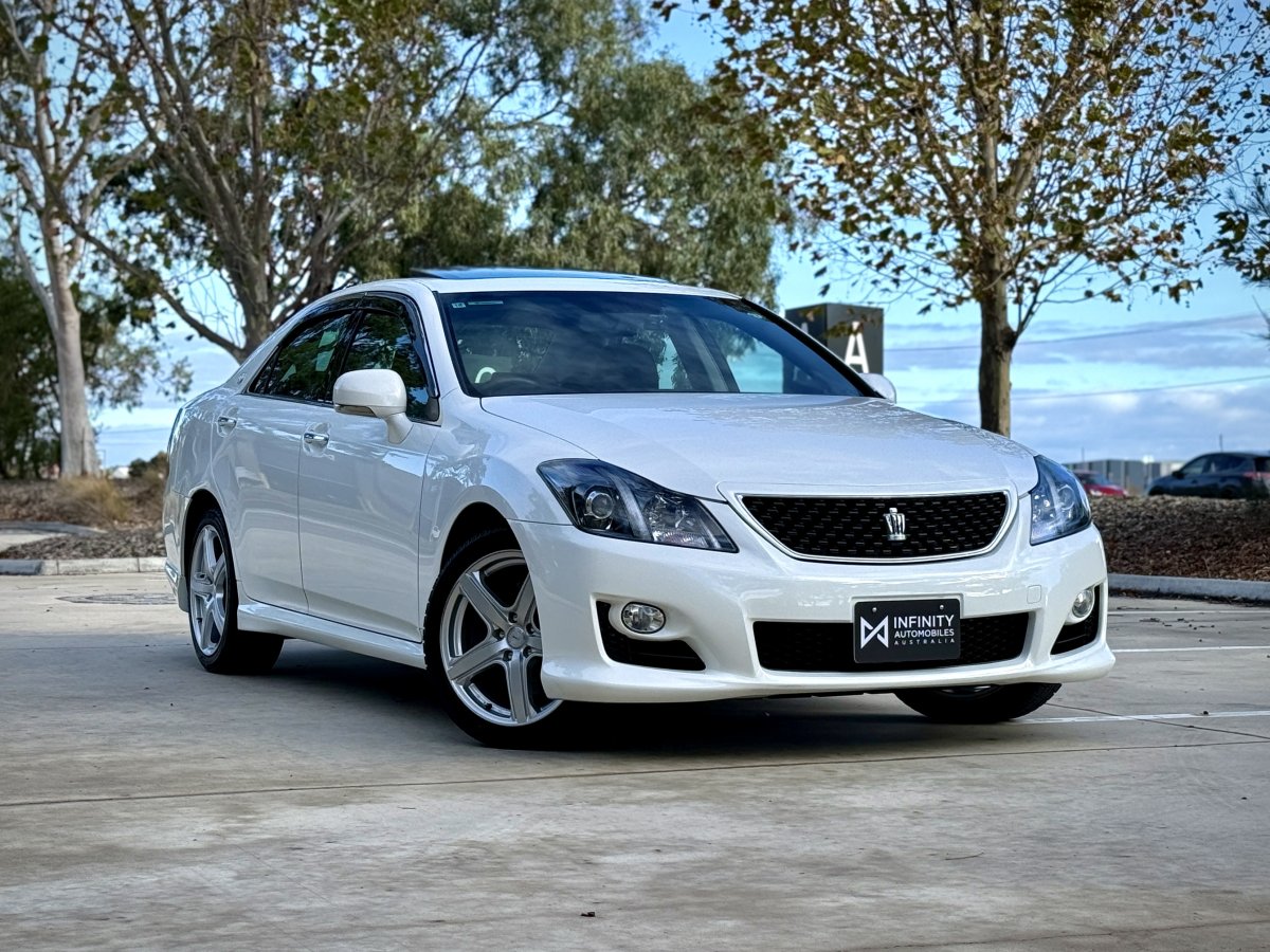 2009 Toyota Crown — photo