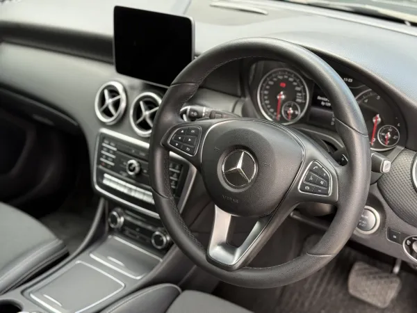 2016 Mercedes-Benz A180 — photo